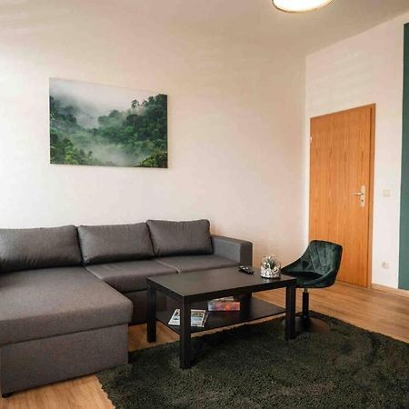 Ferienwohnung Bali Style Mit High Speed Wlan Und Gratis Parkplatz Gera Exterior foto
