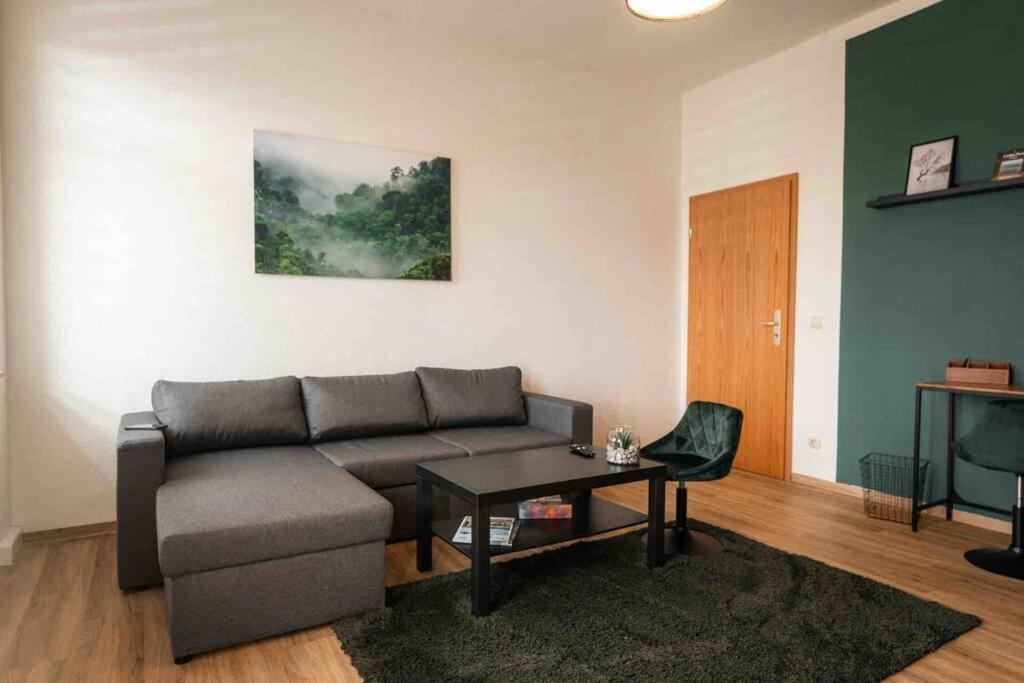 Ferienwohnung Bali Style Mit High Speed Wlan Und Gratis Parkplatz Gera Exterior foto