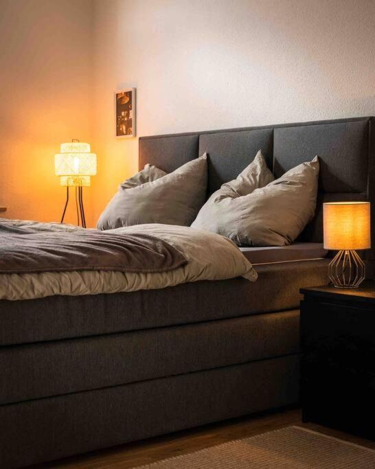 Ferienwohnung Bali Style Mit High Speed Wlan Und Gratis Parkplatz Gera Exterior foto