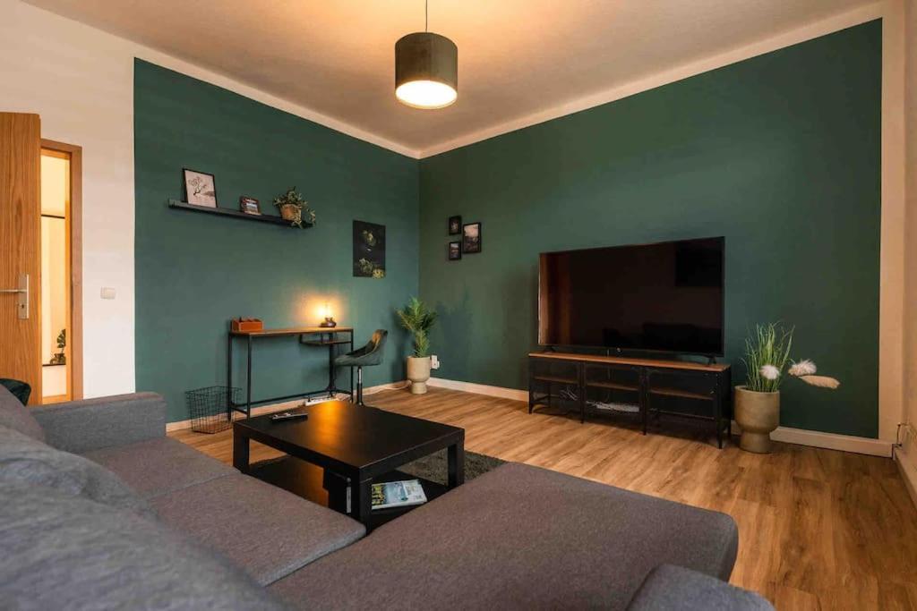 Ferienwohnung Bali Style Mit High Speed Wlan Und Gratis Parkplatz Gera Exterior foto